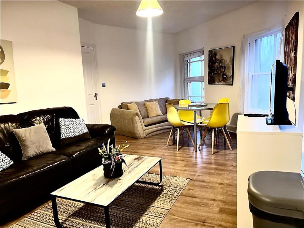 Yeovil Apartments Экстерьер фото